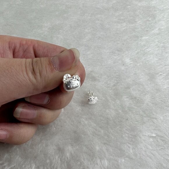 Hello Kitty Sterling Silver Diamond Stud Earrings - Picture 1 of 5